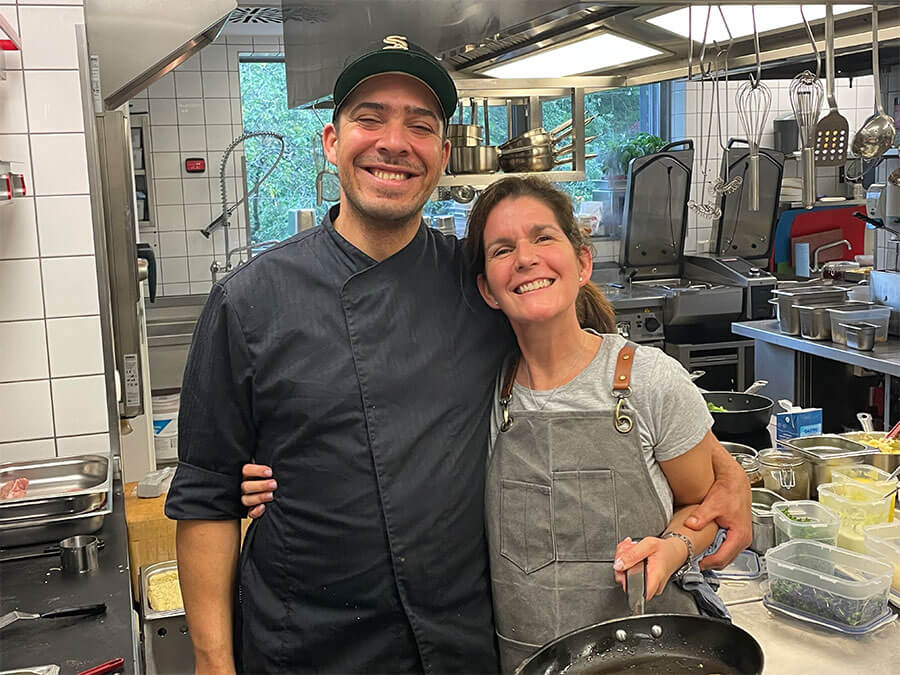 Jule und Leo am Wochenende in der Küche